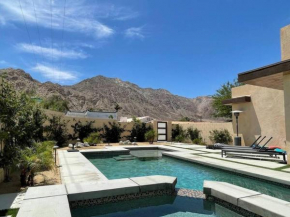 Modern 3 bdrm 3 Bth stunner!